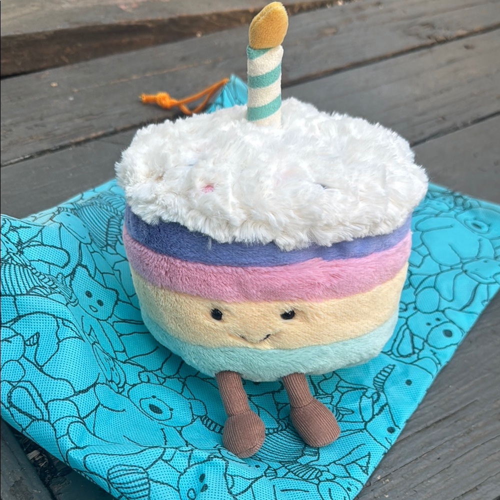 Jellycat Amusable’s Rainbow Cake